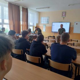 „Edukacja z wojskiem”