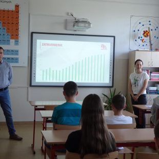 „Jagiellończyk” z wizytą u ósmoklasistów w Szkole Podstawowej w Łasinie