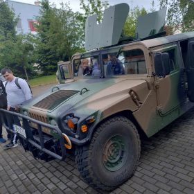 „Edukacja z wojskiem”