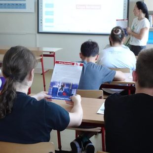 „Jagiellończyk” z wizytą u ósmoklasistów w Szkole Podstawowej w Łasinie