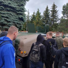 „Edukacja z wojskiem”