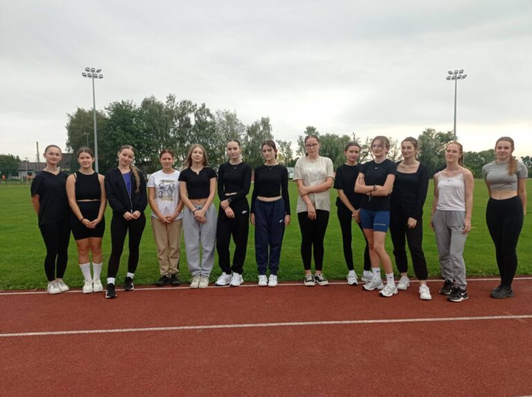 Mistrzostwa Szkoły w Indywidualnych Biegach Przełajowych Dziewcząt i Chłopców