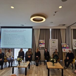 Debata „Czy standardy ochrony dzieci chronią dzieci przed przemocą?”