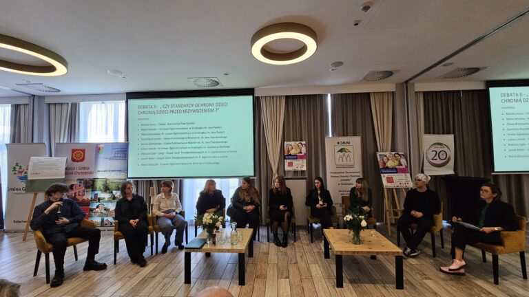 Debata "Czy standardy ochrony dzieci chronią dzieci przed przemocą?"