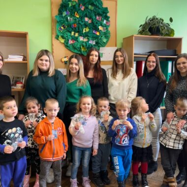 Lekcja dla  niezwykłych gości – dzieci z grupy „Słoneczka”