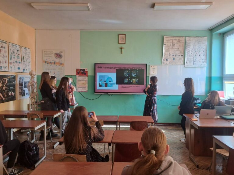 "Złote Szkoły NBP"