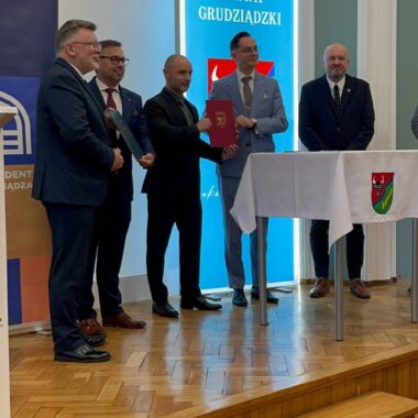 Podpisane porozumienie o współpracy pomiędzy naszą szkołą a Wojskowymi Zakładami Uzbrojenia S.A.