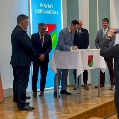 Podpisane porozumienie o współpracy pomiędzy naszą szkołą a Wojskowymi Zakładami Uzbrojenia S.A.