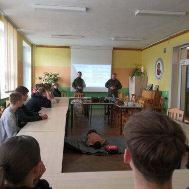 „Edukacja z wojskiem”