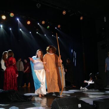 Jasełka w wykonaniu szkolnego koła teatralnego Galimatias