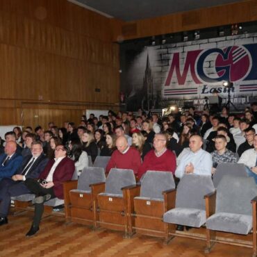 Jasełka w wykonaniu szkolnego koła teatralnego Galimatias