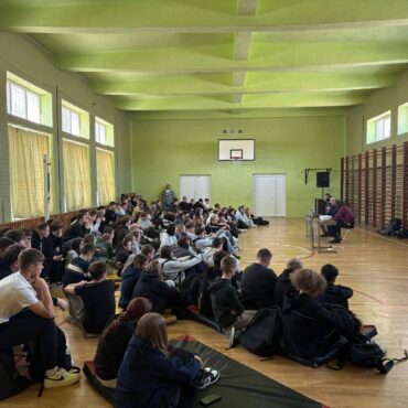 Spotkanie z podróżnikiem Wojciechem Plessem