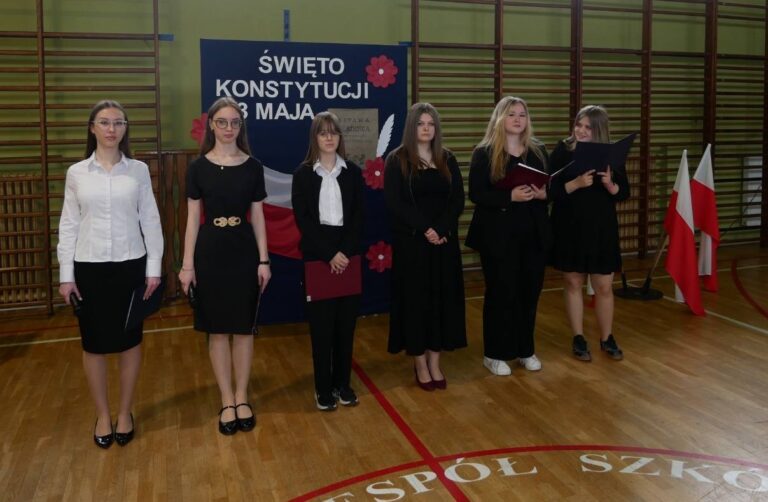 Uroczysty apel z okazji uchwalenia Konstytucji 3 Maja