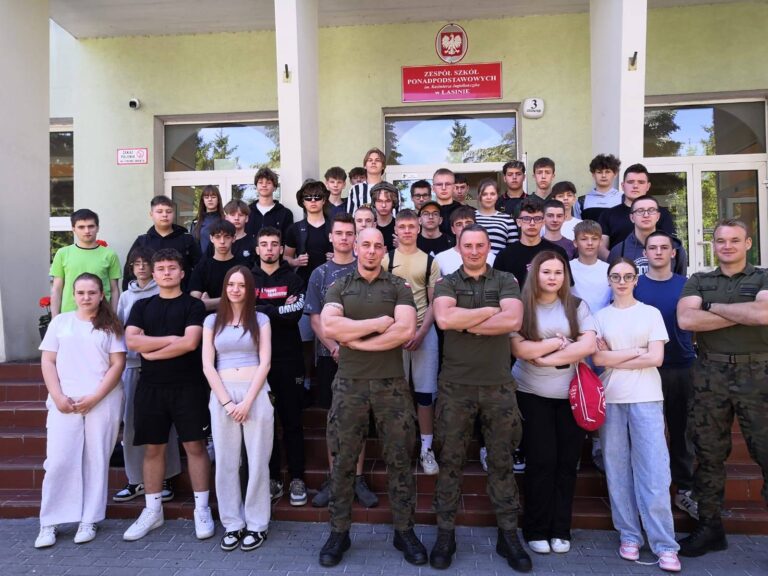 „Edukacja z wojskiem”